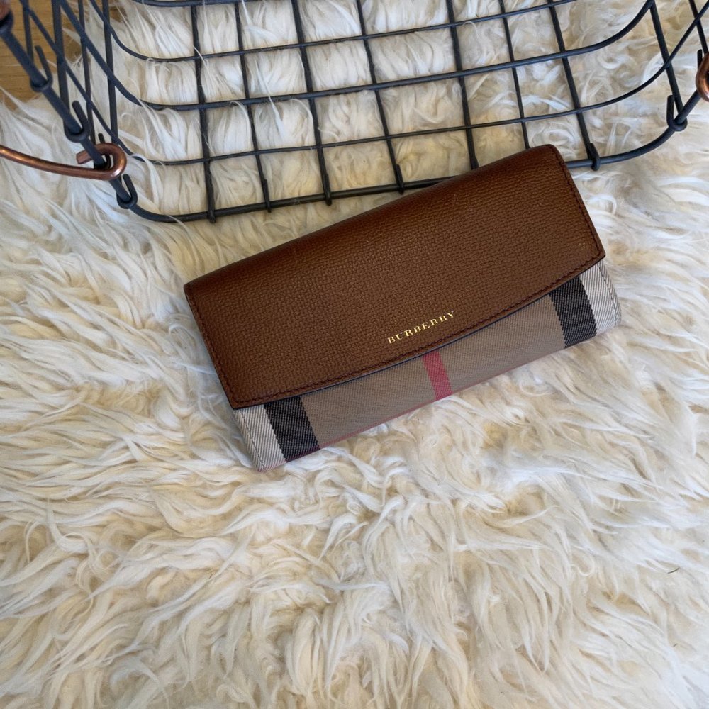 Burberry Expandable Wallet